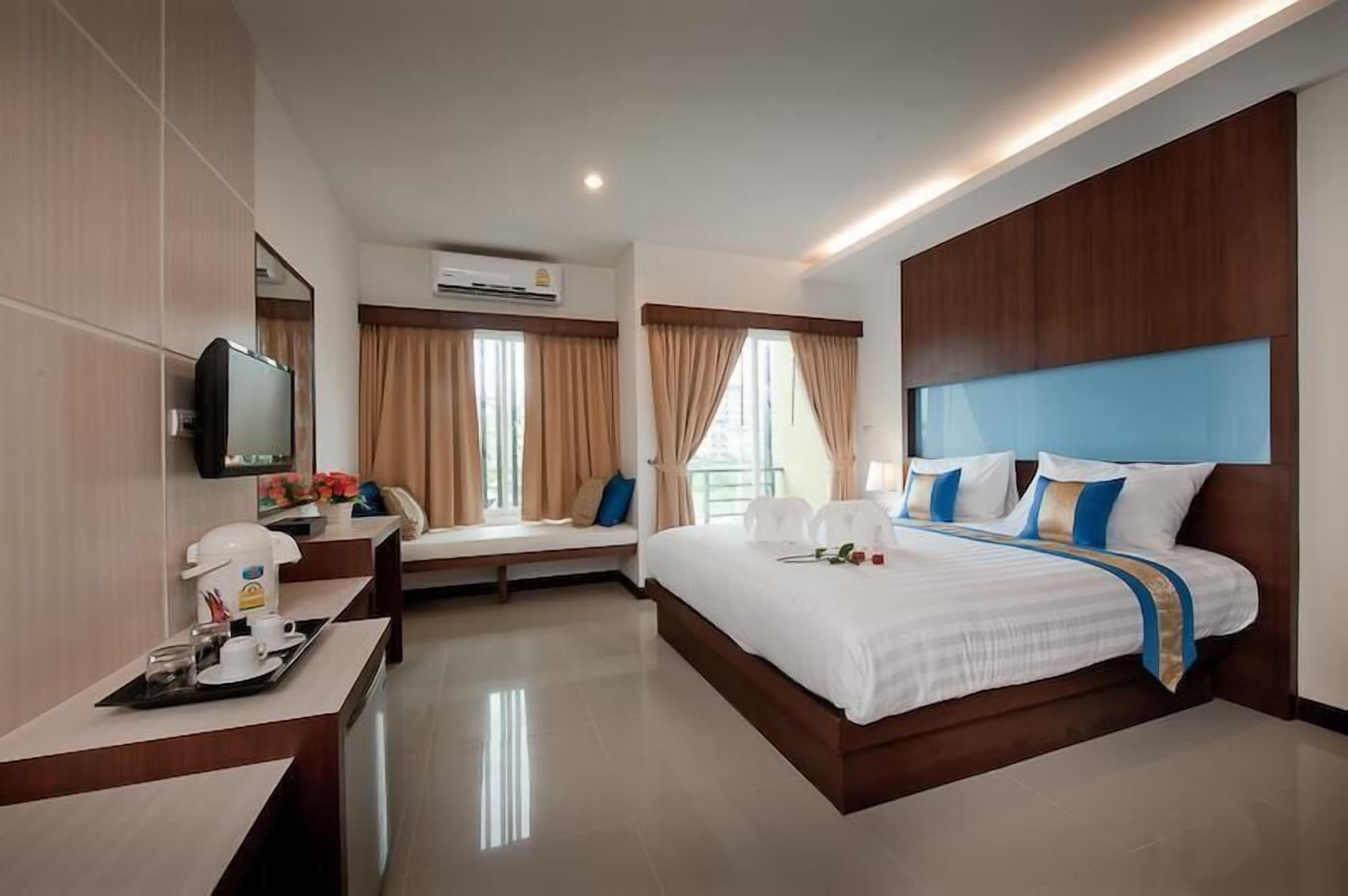 Отель Tuana Blue Sky Patong Экстерьер фото