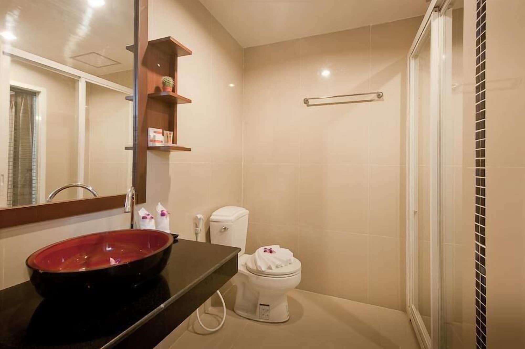 Отель Tuana Blue Sky Patong Экстерьер фото