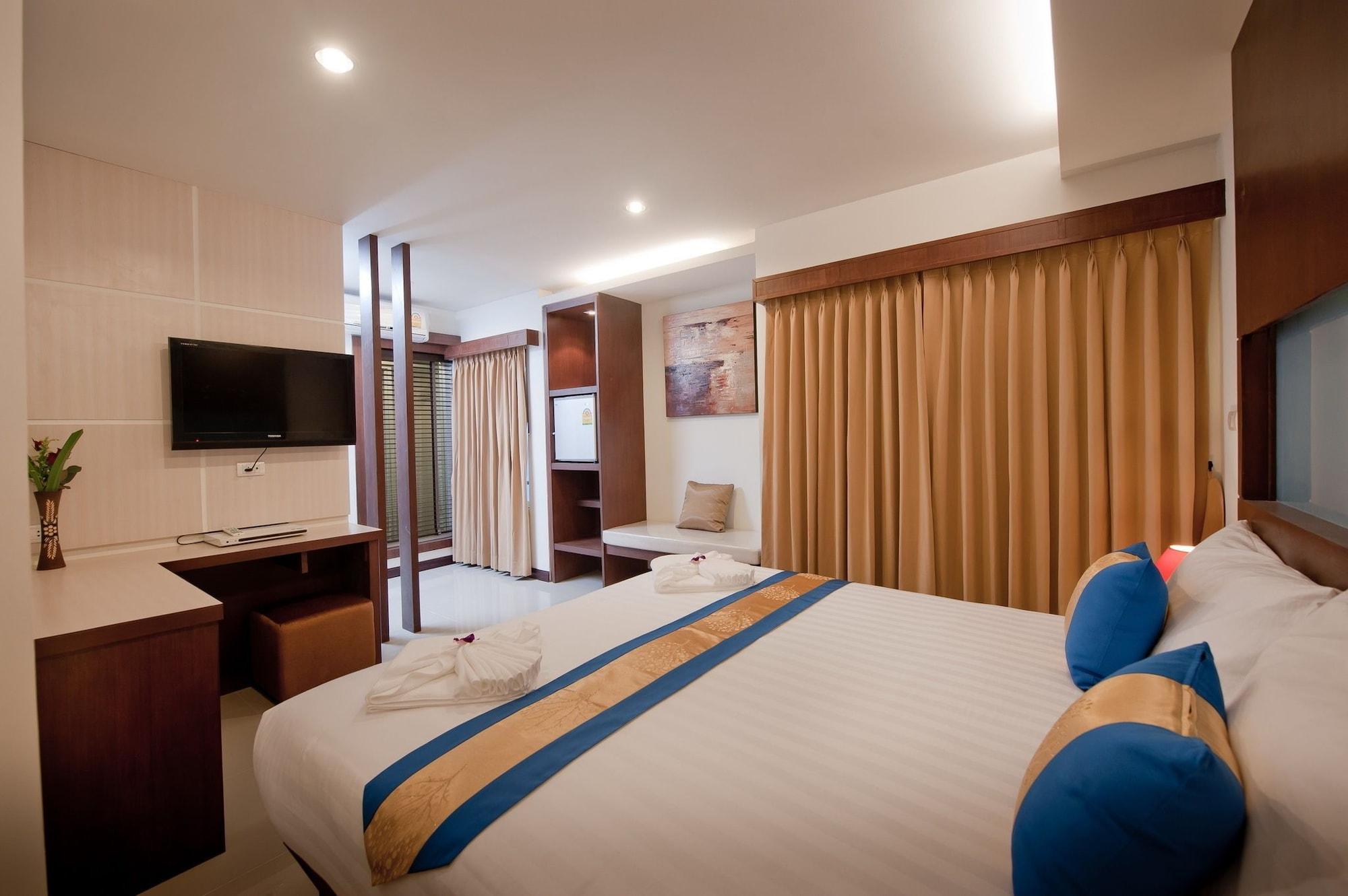 Отель Tuana Blue Sky Patong Экстерьер фото