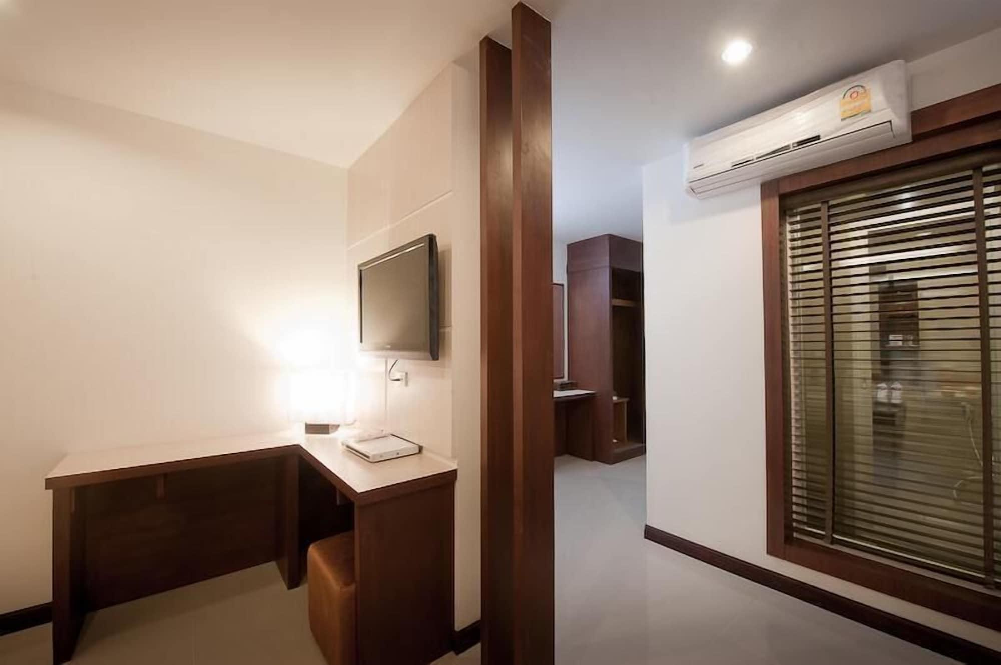 Отель Tuana Blue Sky Patong Экстерьер фото