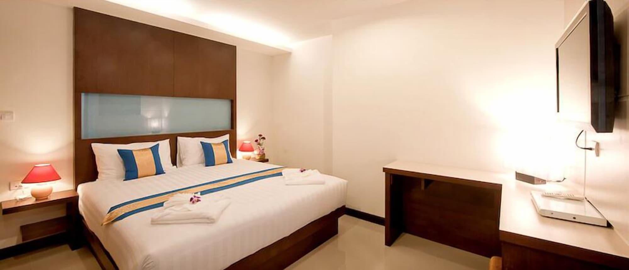 Отель Tuana Blue Sky Patong Экстерьер фото