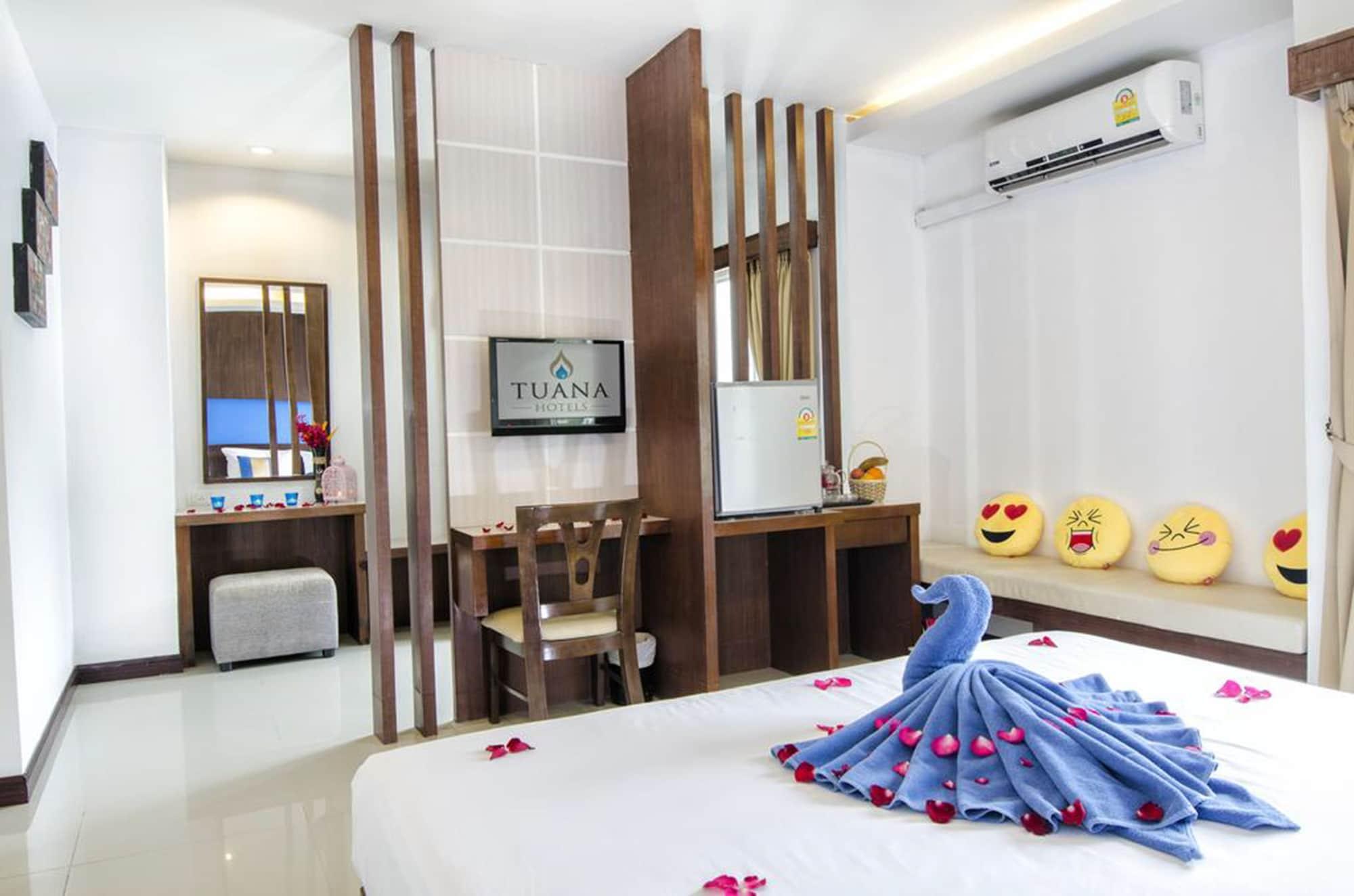 Отель Tuana Blue Sky Patong Экстерьер фото