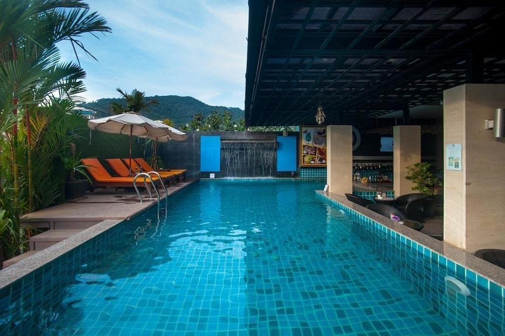 Отель Tuana Blue Sky Patong Экстерьер фото