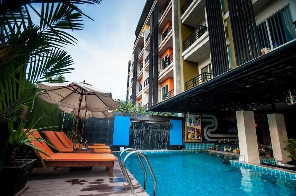 Отель Tuana Blue Sky Patong Экстерьер фото