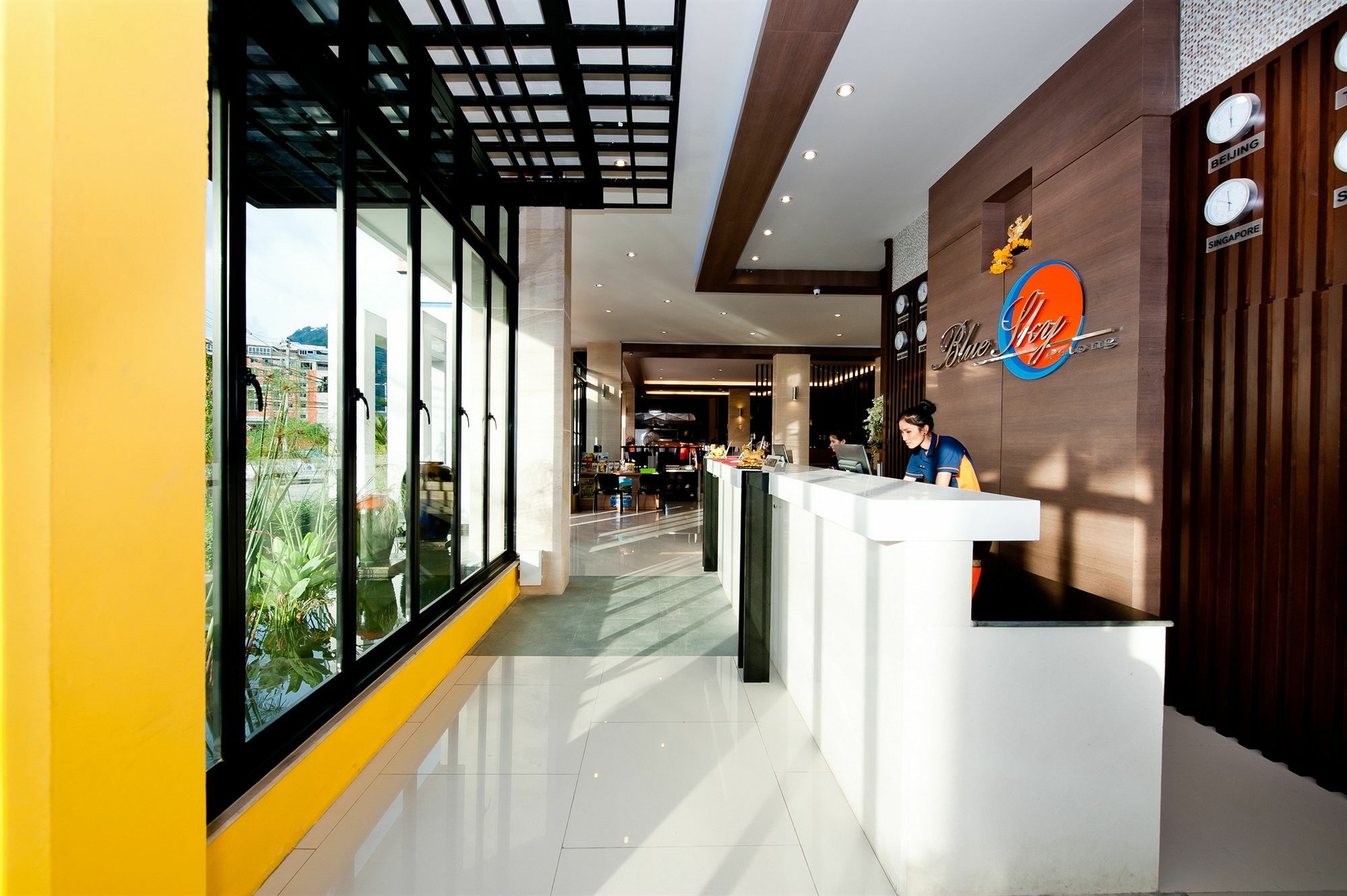 Отель Tuana Blue Sky Patong Экстерьер фото